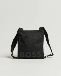 Catch Zip Shoulder Bag Black